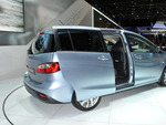 Семейный автомобиль Mazda 5