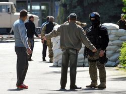 Сепаратисты захватили горсовет и милицию в Константиновке