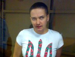 Савченко в СИЗО начала писать книгу 