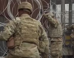 Это вторжение: Трамп разрешил стрелять в мигрантов при прорыве