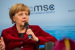 Ангела Меркель  объяснила причину своей поездки в Москву 10 мая