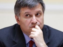 Аваков пока никак не прокомментировал перестрелку полицейских в Княжичах