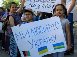 Беженцев из Донбасса поселили в резиденции Януковича в Межигорье