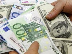 Евро начинает торги среды со снижения на Forex 