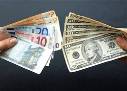 Курс евро снизился на Forex к новым двухнедельным минимумам