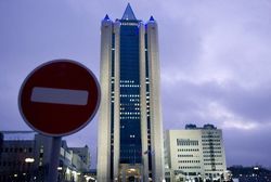 Структуры «Газпрома» отправляют своих сотрудников за границу, а не в Крым