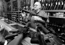 Республиканцы оспорят новые правила торговли оружием, введенные Обамой