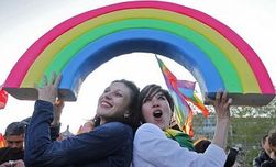 Теперь однополые браки официально разрешены и в Финляндии