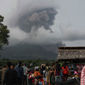 Из-за активности вулкана Синабунг в Индонезии эвакуировано 22 тыс. жителей