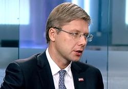 Мэра Риги наказали за общение в соцсетях на русском языке