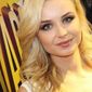 Полина Гагарина сообщила, что будет представлять Россию на "Евровидении"