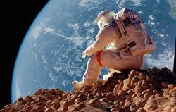 В NASA показали выход астронавта в космос на фоне Земли