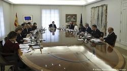 Мадрид отстранил правительство Каталонии от власти