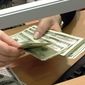 Украинские банки стали взимать военный сбор при обмене валюты