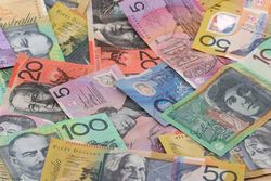 Австралиец больше не имеет преимущества над долларом США