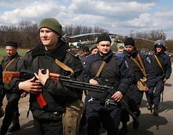 Славянск будут патрулировать военные на вертолетах и БТР 