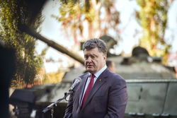 Порошенко сообщил о фиксации цен на газ