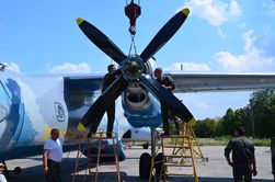 Волонтеры и ГП «Антонов» дали списанному Ан-26 новую жизнь – его ждут на АТО