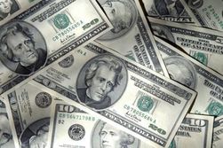 Курс доллара продолжает рост к основным валютам на 0,18% на Форекс