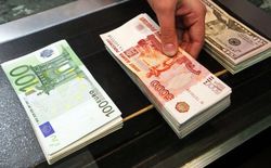 Россияне прекратили массово скупать валюту