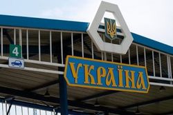 Гражданин РФ прямо на границе попросил политического убежища в Украине