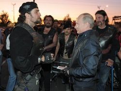 Друг Путина - байкер "Хирург" - приехал в Севастополь спасать город от Евромайдана и сатанизма