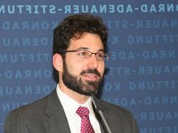 Эксперт США о Евромайдане: Нельзя делать выбор государства на улицах