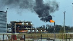 Налоговый маневр в РФ принесет убытки из-за низких цен на нефть – эксперты