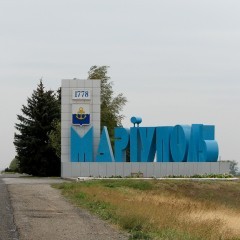Порошенко в Мариуполе надел эмблему «Укроп» – наш украинский отпор