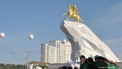 В Туркмении пришел конец «социальному раю»