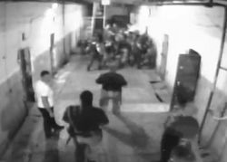 В Сети показали видео избиения заключенных в Одессе