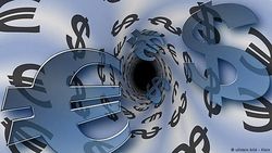 Минфин наращивает скупку валюты