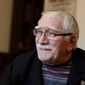 Накануне 80-летия Армен Джигарханян развелся ради молодой возлюбленной