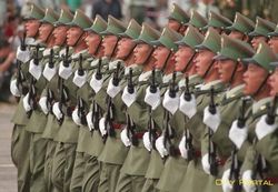 Китай активно наращивает армию у границ с Россией