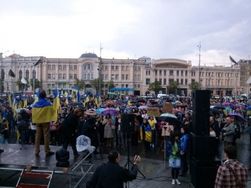 В Харькове люди вышли на народное вече-молебен "За единую Украину"