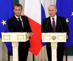Путин поговорил об Украине с Макроном