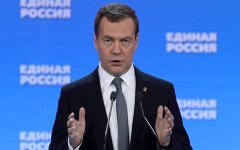 Медведев считает, что нужно «расстаться с иллюзиями» отмены санкций
