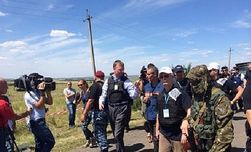 Боевики не дают иностранным экспертам работать на месте крушения Боинга
