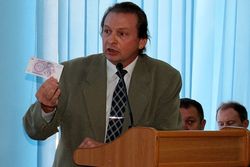 В Севастополе презентовали новую валюту Новороссии