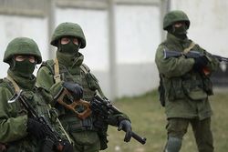 Города Донбасса захватывают солдаты РФ, а «ополченцев» запускают потом – СМИ