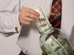 В борьбе за деньги украинцев банки поднимут ставки по депозитам – эксперты