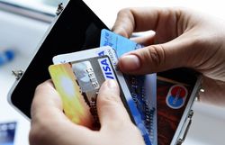 Власти Крыма надеются, что найдется альтернатива Visa и MasterCard