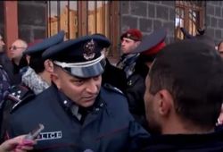 Тысячи жителей Гюмри вышли на улицы, требуя выдать российского солдата
