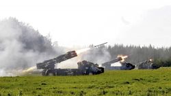 Запад уступает России в перетягивании Беларуси на свою сторону