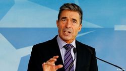 Расмуссен предложил новый формат введения миротворцев на Донбасс 