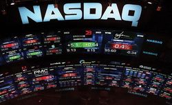 Nasdaq снова тестирует исторический максимум 5000 после смягчения позиции ФРС США