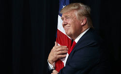 А не играет ли Трамп с Путиным, как кошка с мышкой?