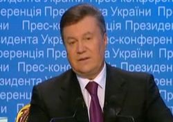 Янукович дал интервью четырем украинским телеканалам
