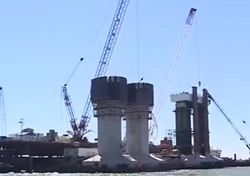 Россия перекрыла Керченский пролив, Украина протестует