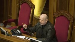 Турчинов не подпишет закон об особом статусе до проверки регламентного комитета